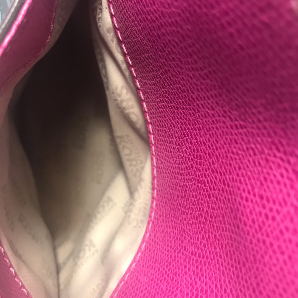 Beautiful raspberry tote! - Picture 9 of 13